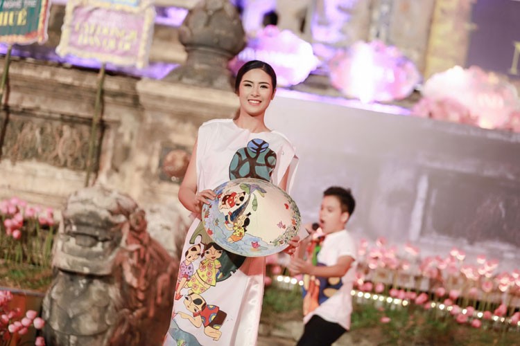 HH Ky Duyen Ngoc Han toa sac voi ao dai hoa sen-Hinh-12